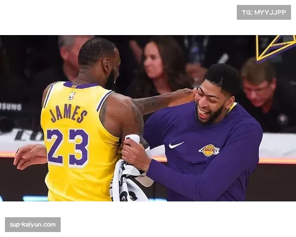 湖人排名西部第二 詹姆斯回归后球队进攻体系更加完善